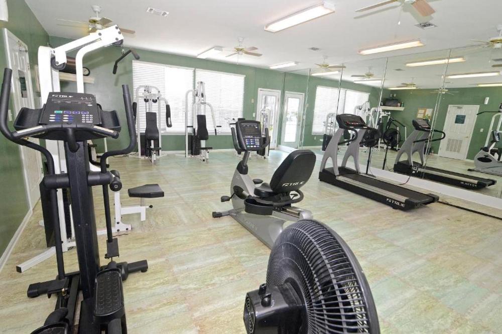 2br/2ba Full Condo w/ Pool & Gym, Sleeps 6